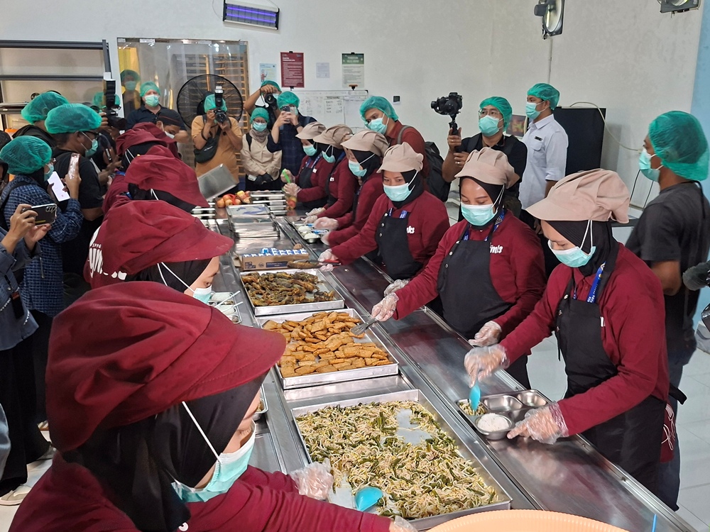 Betulkah Mitra SPPG Raup Rp1,8 Miliar dari Potong Jatah MBG? Ayo Cek Fakta!! 