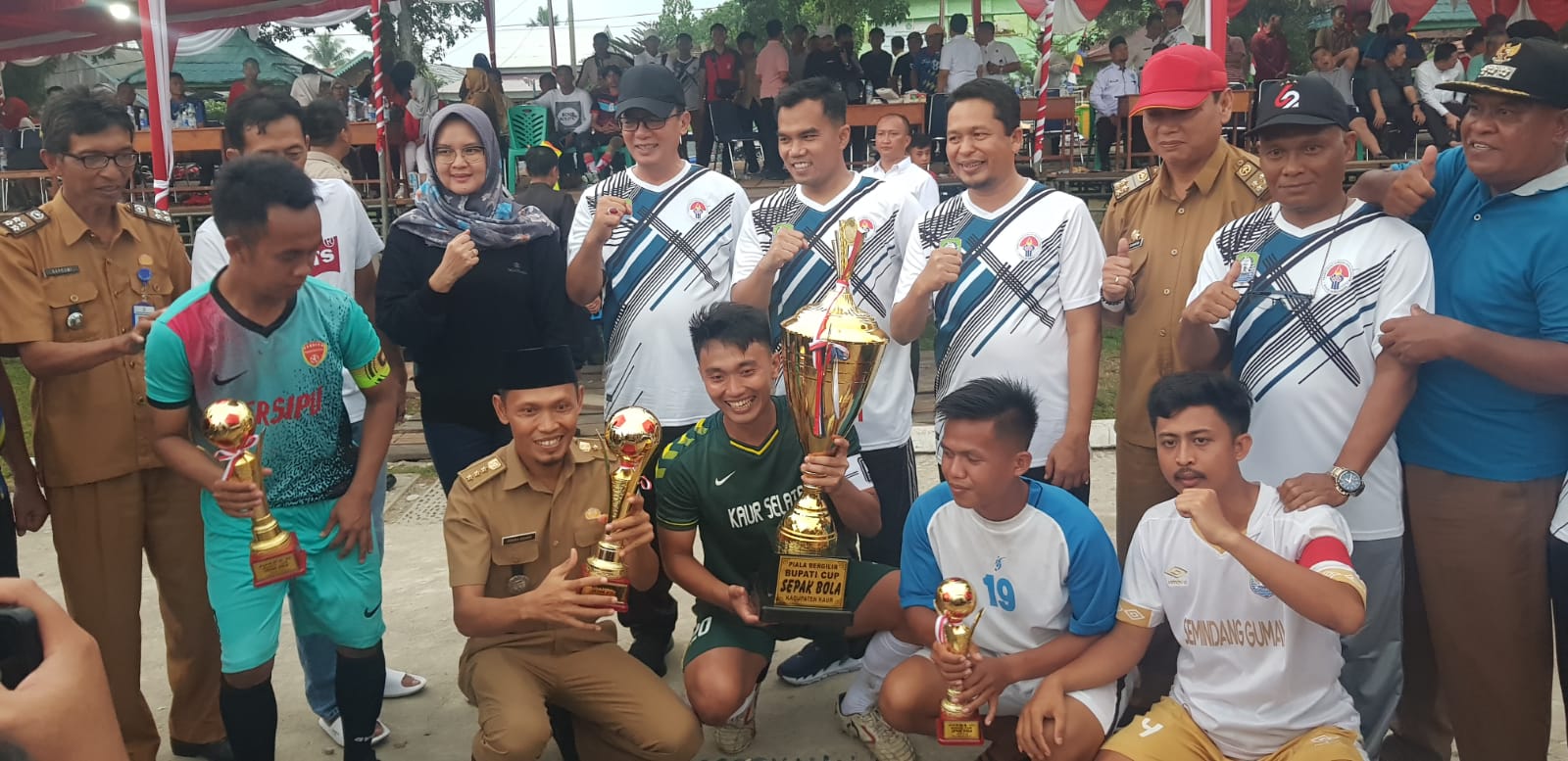 Berikut Para Pemenang Turnamen Sepakbola Bupati Kaur Cup
