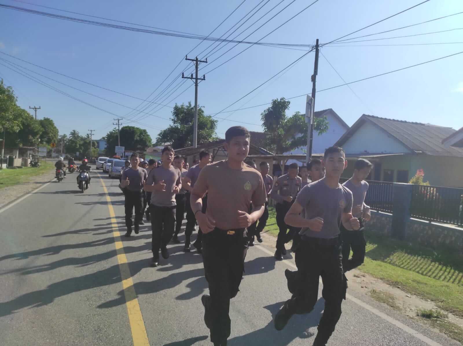 12 Bintara Remaja Disambut Lari 4 Kilometer