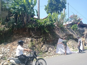 Rumah di Jalan Lintas Provinsi ini Terancam Longsor 