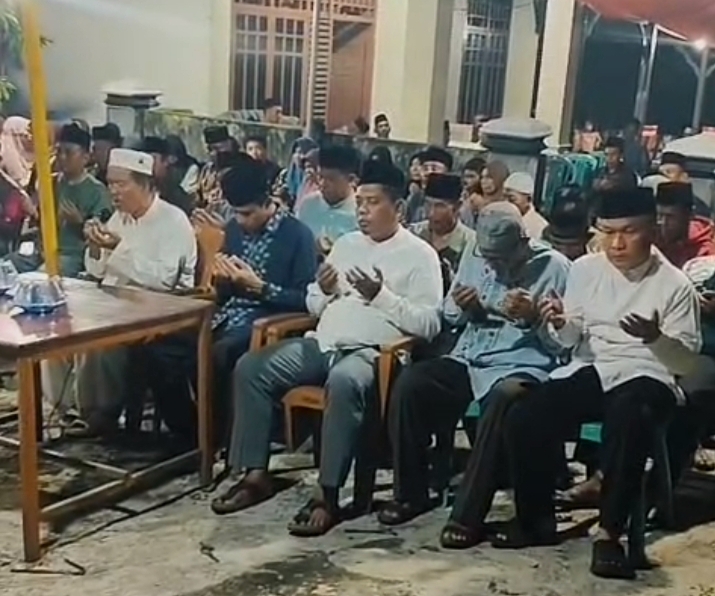 Bupati Kaur dan Para Pejabat Pemkab Melayat ke Rumah Duka Kakak Wakil Bupati 