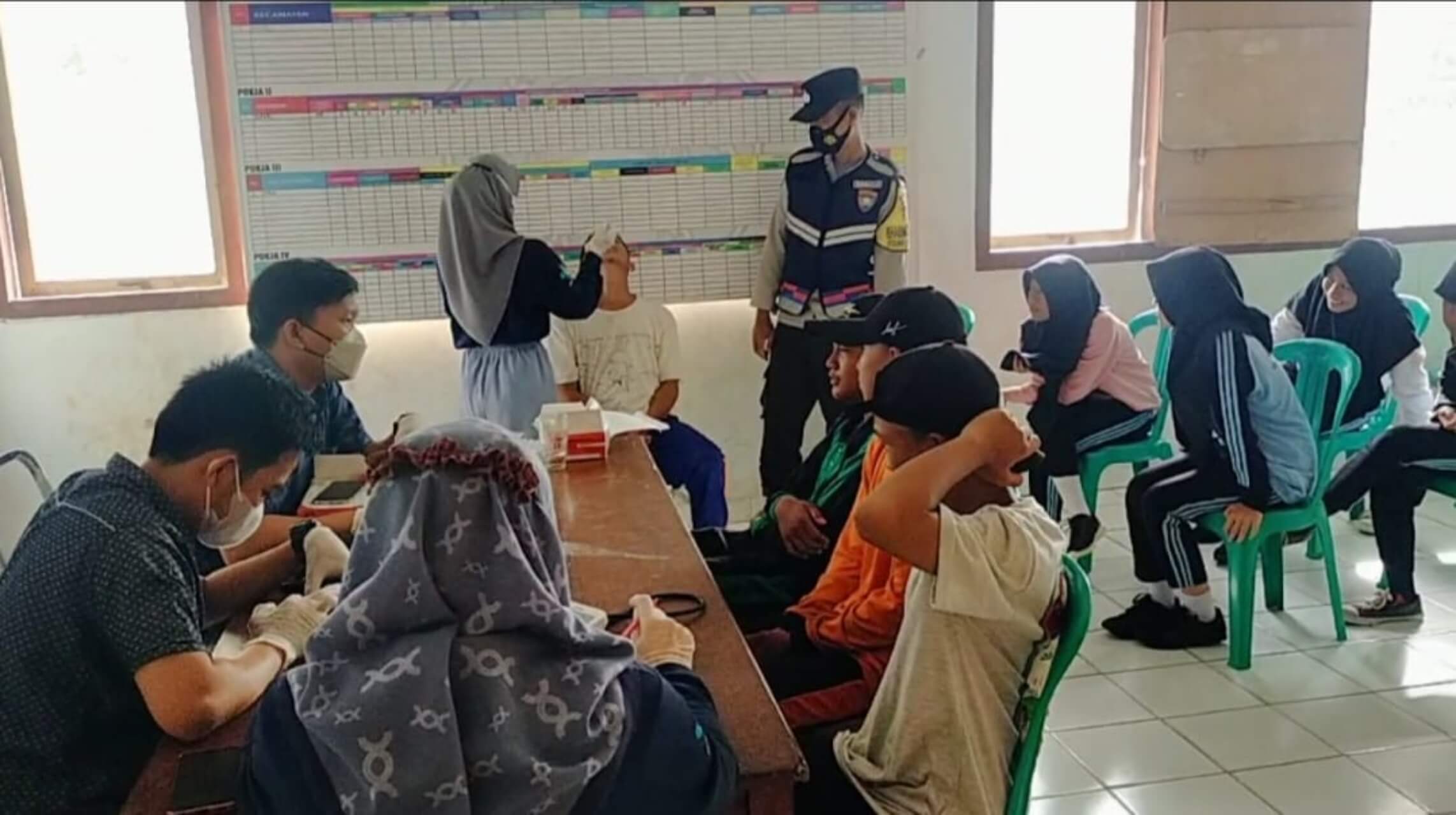 Paskibra Kecamatan Kinal Dilatih TNI - Polri, Disiplin