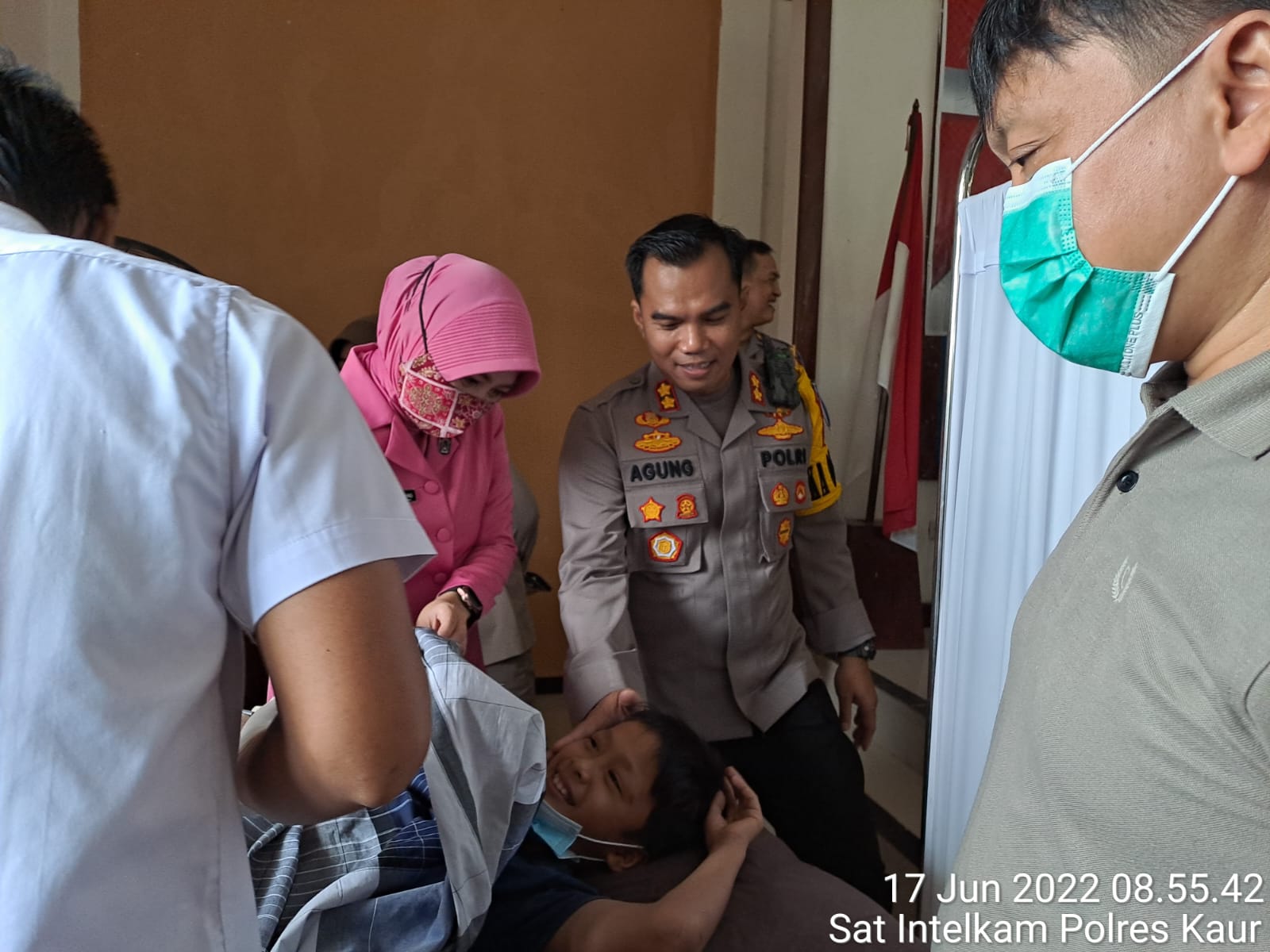 Polres Kaur Khitanan Massal Dalam Rangka HUT ke-76 Bhayangkara