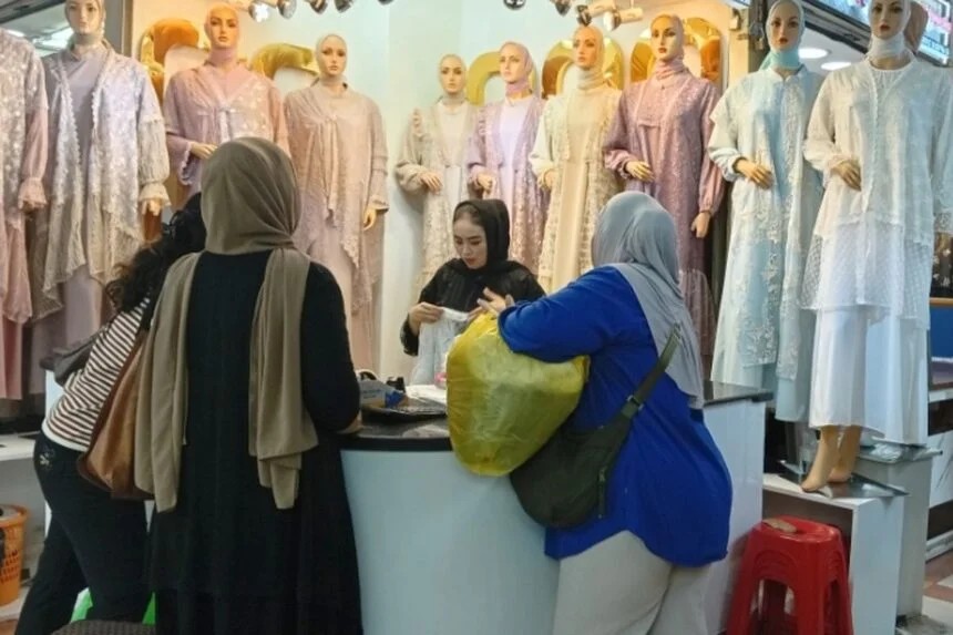 Tren Ramadan 2026 : Mengenal 'Gamis Bini Orang' yang Lagi Viral di TikTok