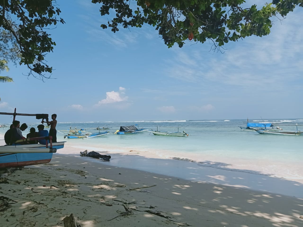 Pelabuhan Dangkal Lagi,  Desa Angkat Tangan