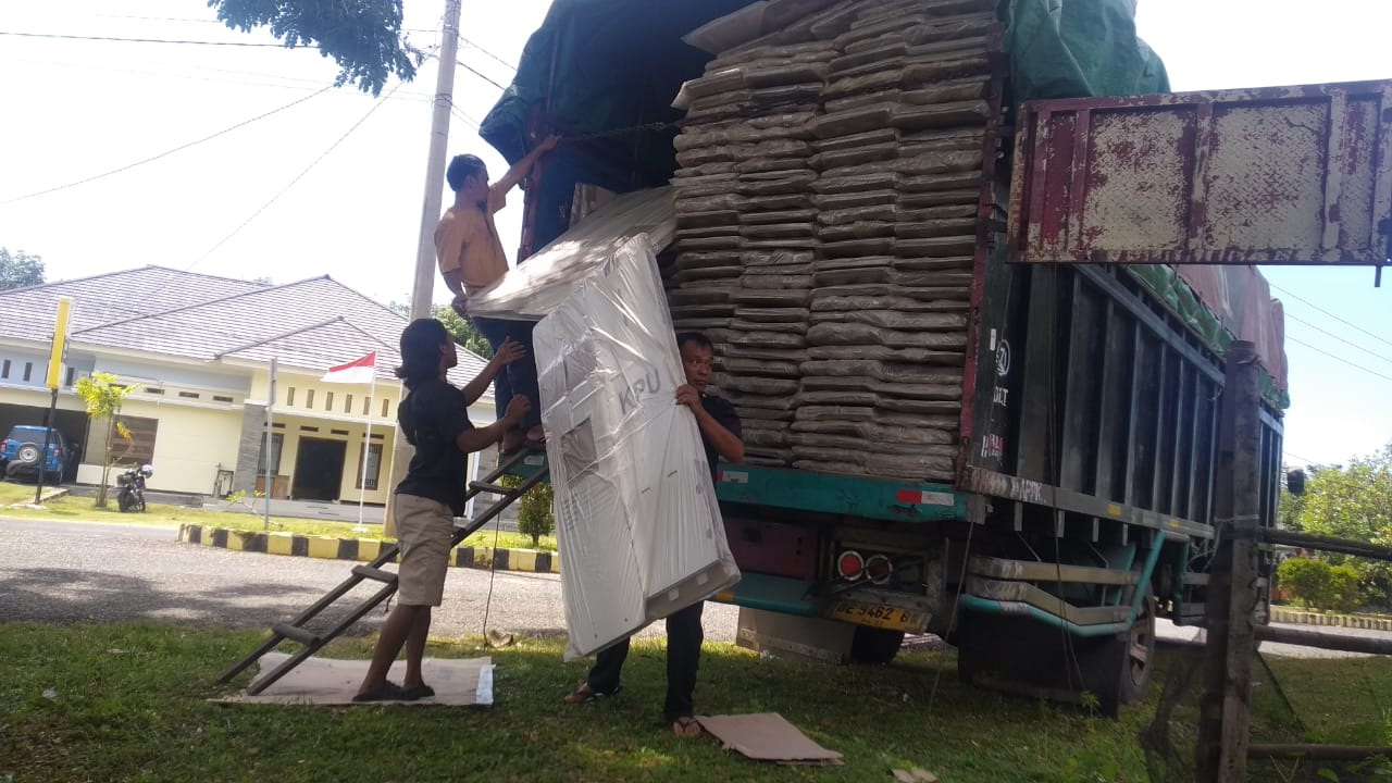 Giliran Kotak Suara Bupati