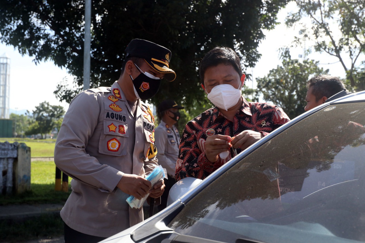 Public Campaign ZI, Bagi Sembako dan Masker