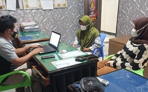 Unggah Berita Hoax, Gadis Cantik Diperiksa Polisi