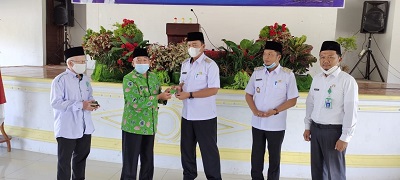 Gaji Pertama, Bupati dan Wabup Kaur Keluarkan Zakat