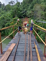 Renovasi Jembatan Gantung Sudah 50 Persen