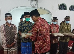 KAHMI Berikan Santunan Untuk Masyarakat Kinal