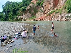 Listrik Mati, Masyarakat Manfaatkan Sungai Nasal