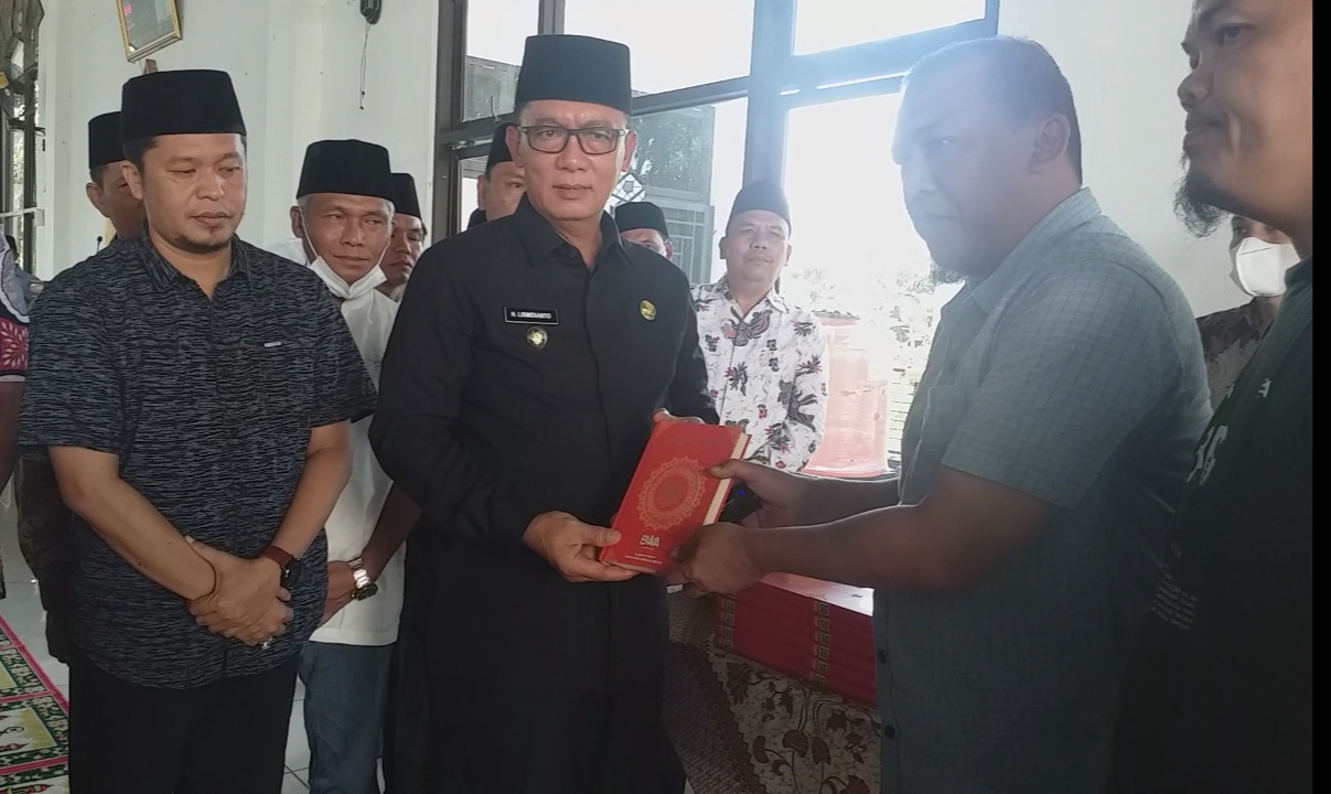 Bupati Terima 750 Mushaf Alquran Dari BWA Bengkulu