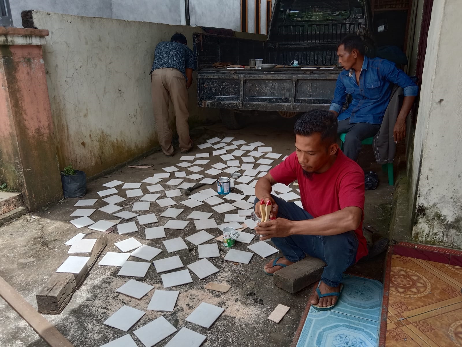 Pemuda Desa Ini Nomori Rumah Warga