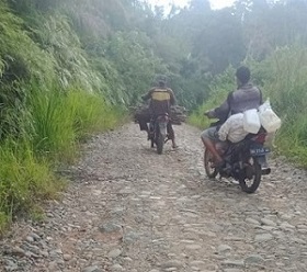 Rusak dan Menyempit, Jalan ke Bukit Makmur Butuh Perhatian