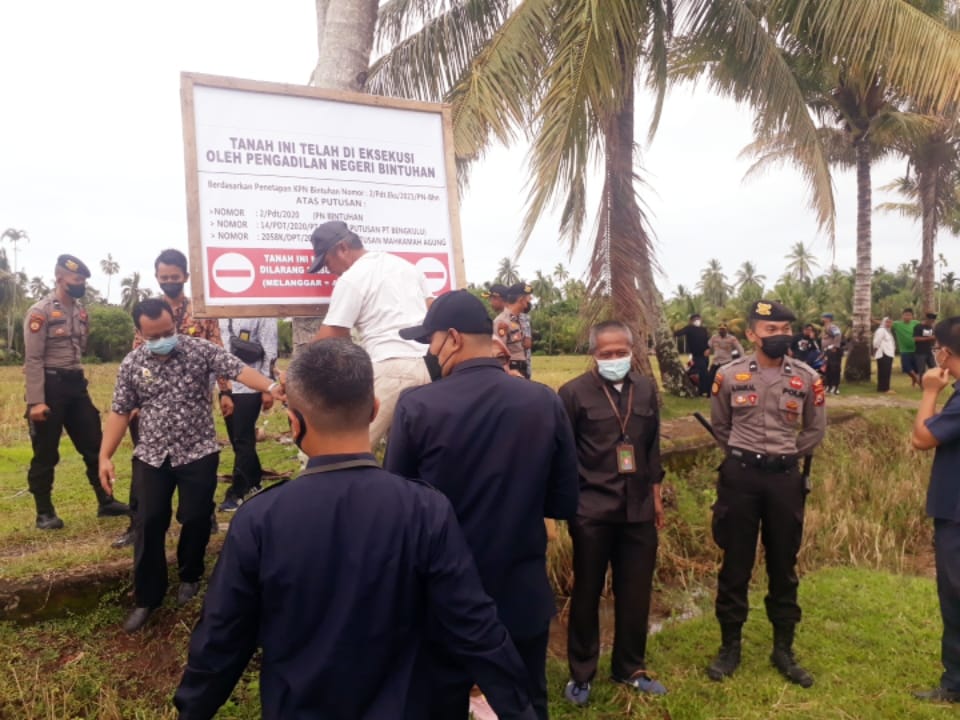 Eksekusi Lahan Sengketa Keluarga Dikawal Polisi