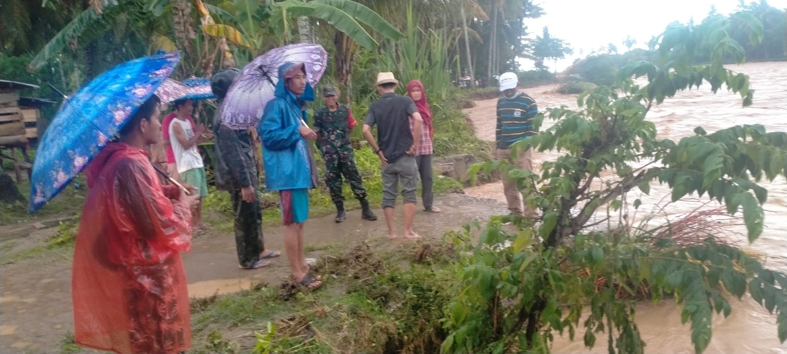 Sungai Meluap, Puluhan Rumah Warga Terancam