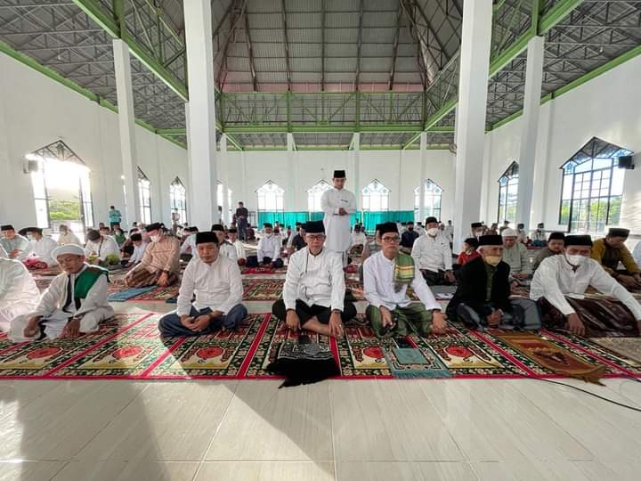 Shalat Ied di Masjid IC, Pesan Bupati kepada Masyarakat: Tunjukan Kita Tuan Rumah MTQ yang Ramah!!