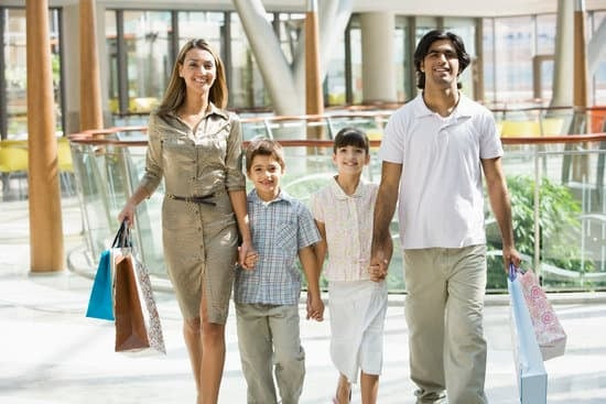 Kebahagiaan Ritel, Kenikmatan Belanja Tiada Akhir di Dubai Mall