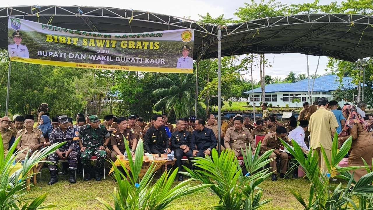 Bupati Kaur Gusril Pausi: Masyarakat Sangat Berperan atas Keberhasilan Program Bibit Sawit