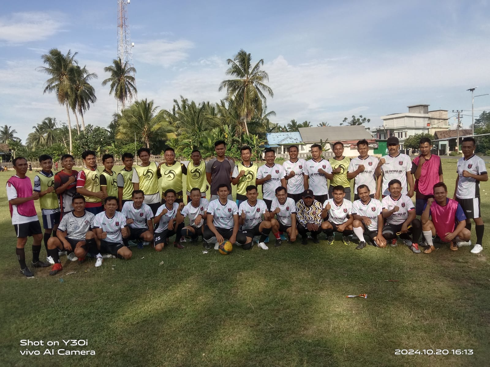 Jalin Silaturahmi, SG Patpuluh FC Tanding Persahabatan dengan Tanjung Kemuning U40