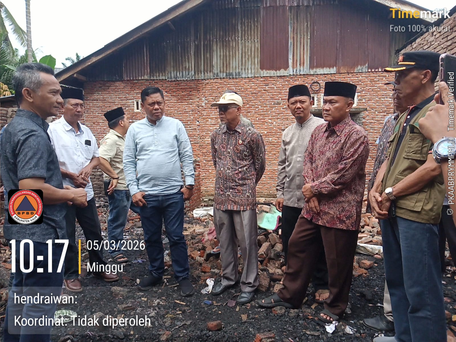 Kunjungi Tanjung Beringin, Wabup Kaur Salurkan Bantuan Korban Kebakaran