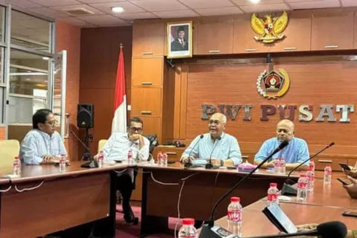 PWI Pusat Desak Hotman Paris Minta Maaf ke Wartawan, Tegaskan Martabat Pers Harus Dihormati