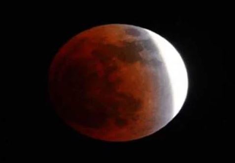8 November Gerhana Bulan Total, Ini Tata Cara Sholat Gerhana Bulan