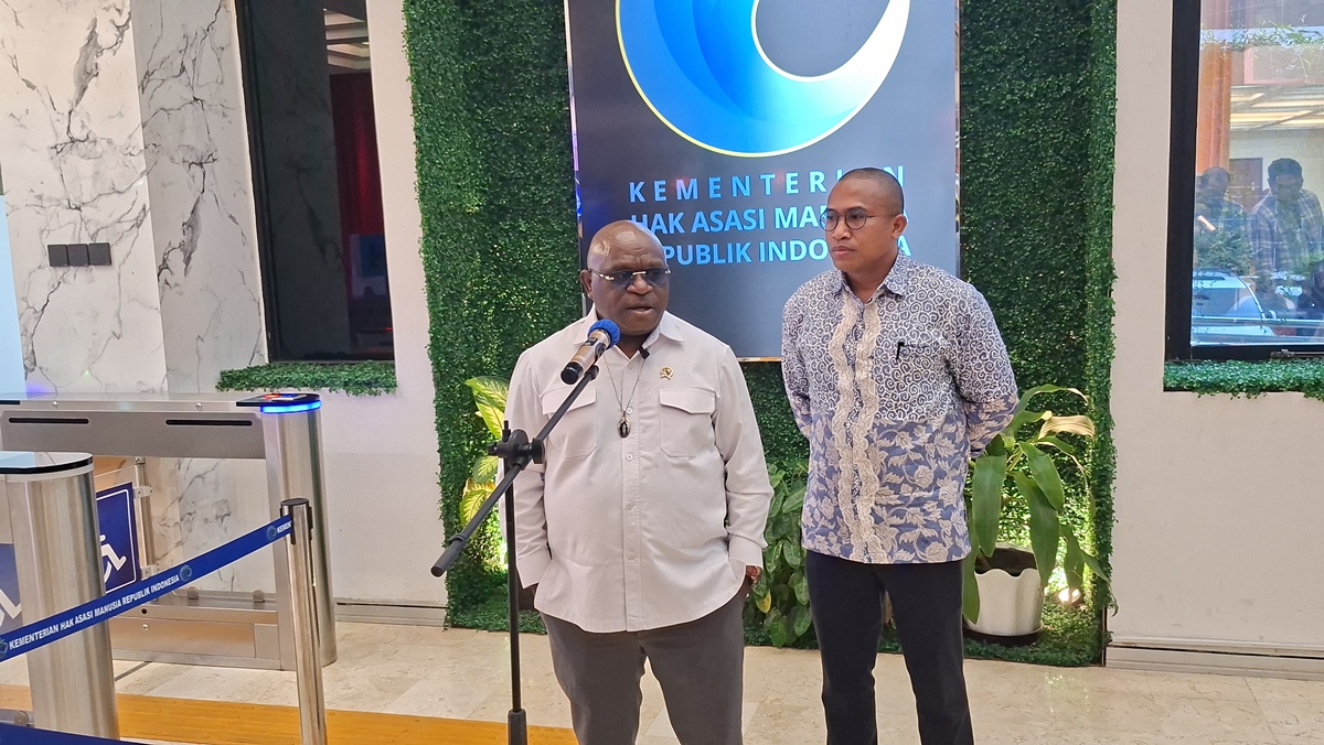 Teror Terhadap Ketua BEM UGM Usai Kritik MBG, Natalius Pigai : Bukan dari Pemerintah