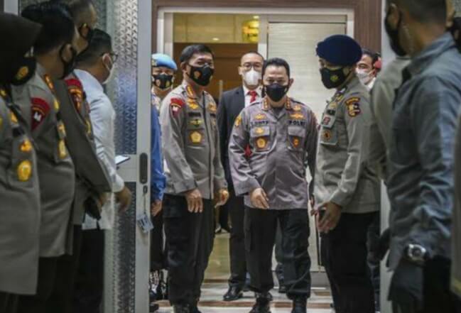 Kapolri dan 6 Jenderal Umumkan Irjen Ferdy Sambo Tersangka Pembunuhan Berencana Brigadir J