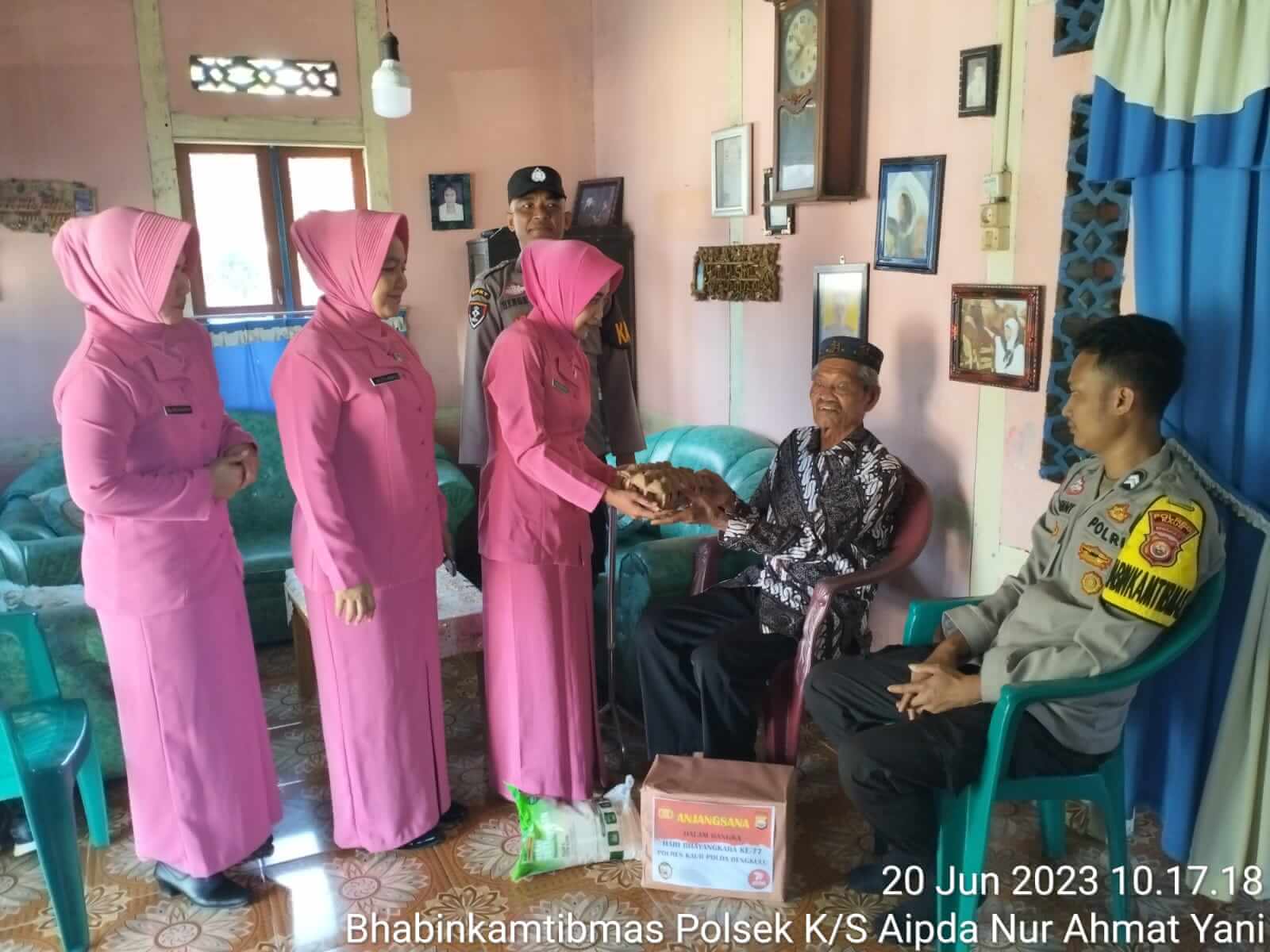 Polsek Kaur Selatan Giat Anjangsana ke Kediaman Purnawirawan dan Warakawuri serta pensiunan Polri 