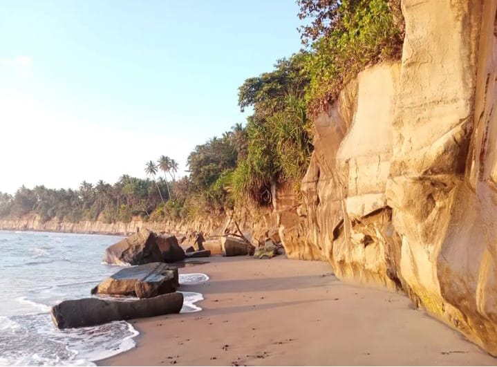 Healing Tipis-Tipis, 8 Objek Wisata Pantai di Kaur Bengkulu Paling Hits dan Direkomendasikan