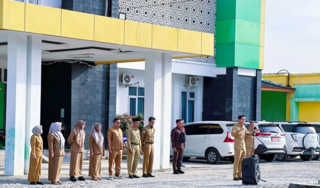 Bupati Kaur Gusril Pausi Pimpin Apel Pagi di RSUD Kaur, Tekankan Disiplin, Integritas dan Peka Terhadap Pasien