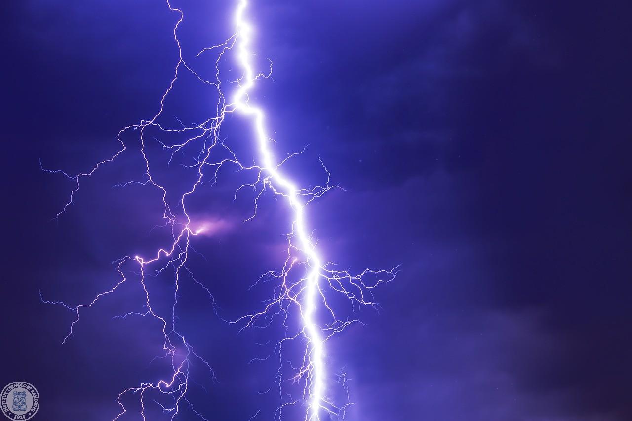 Peringatan Dini BMKG : Potensi Petir di 7 Wilayah Bengkulu