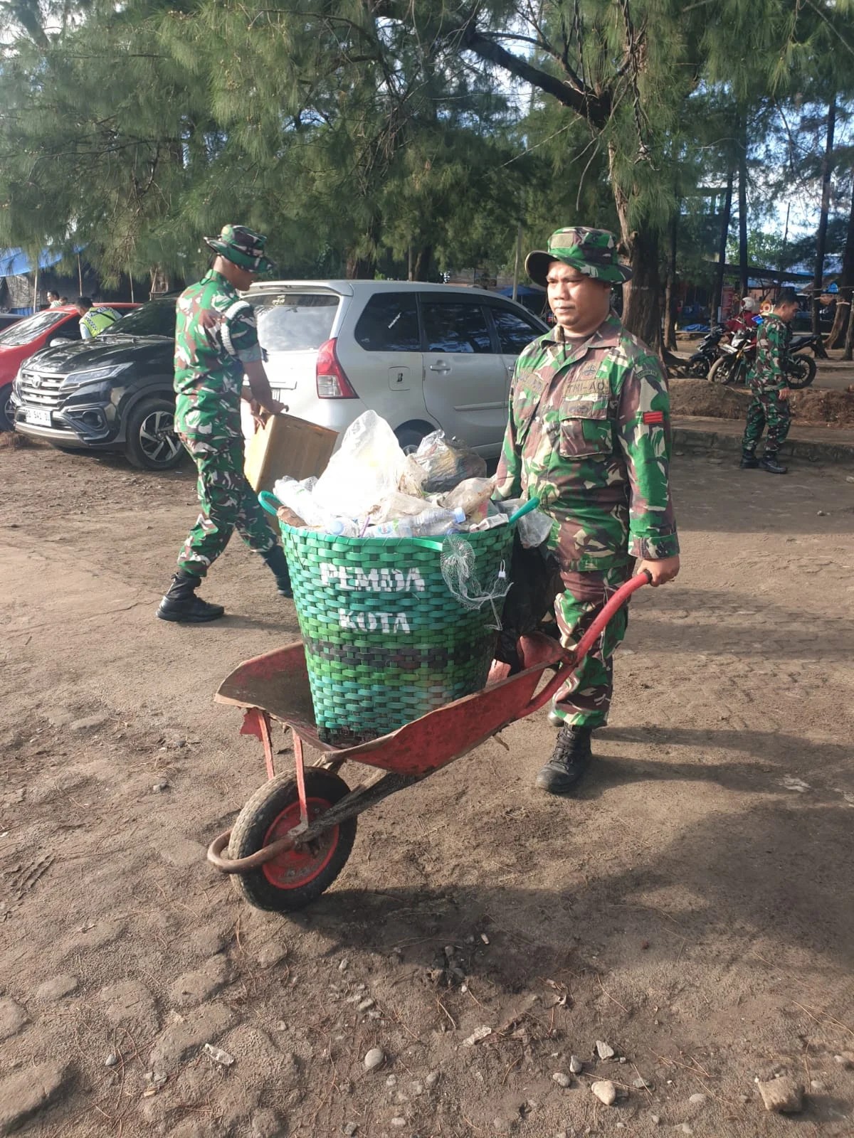 Korem 041/Gamas Ajak Semua Elemen Jaga Kebersihan Pantai Panjang