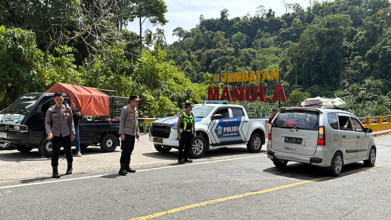 Kapolres Kaur Turun Langsung Pantau Arus Balik Lebaran, Bantu Pemudik dan Pastikan Kelancaran Lalu Lintas