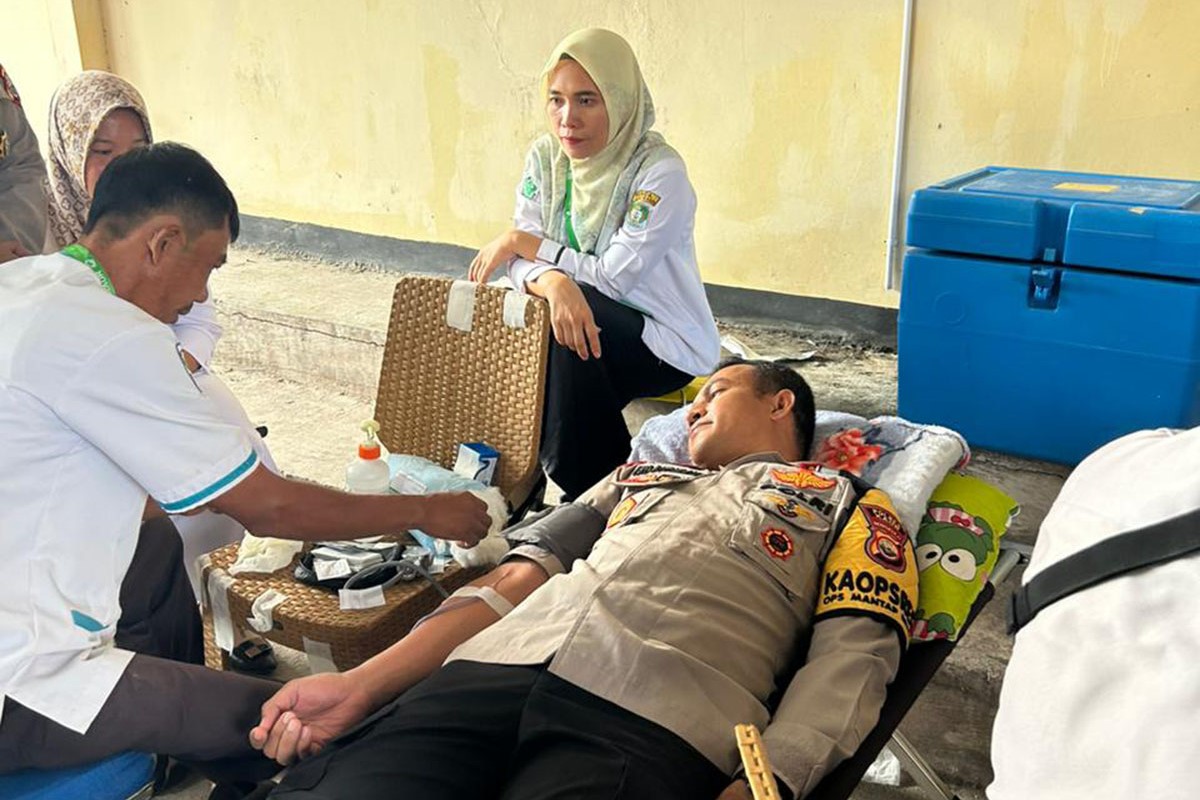 Menyambut HUT ke-78 Bhayangkara, Polres Kaur Menggelar Donor Darah