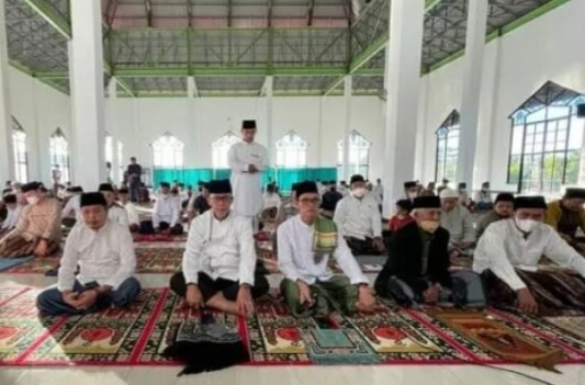 Bupati Kaur, Wabup, Sekda dan Sederet Kepala OPD Salat Idul Adha di Masjid At-Taqwa Pagulir