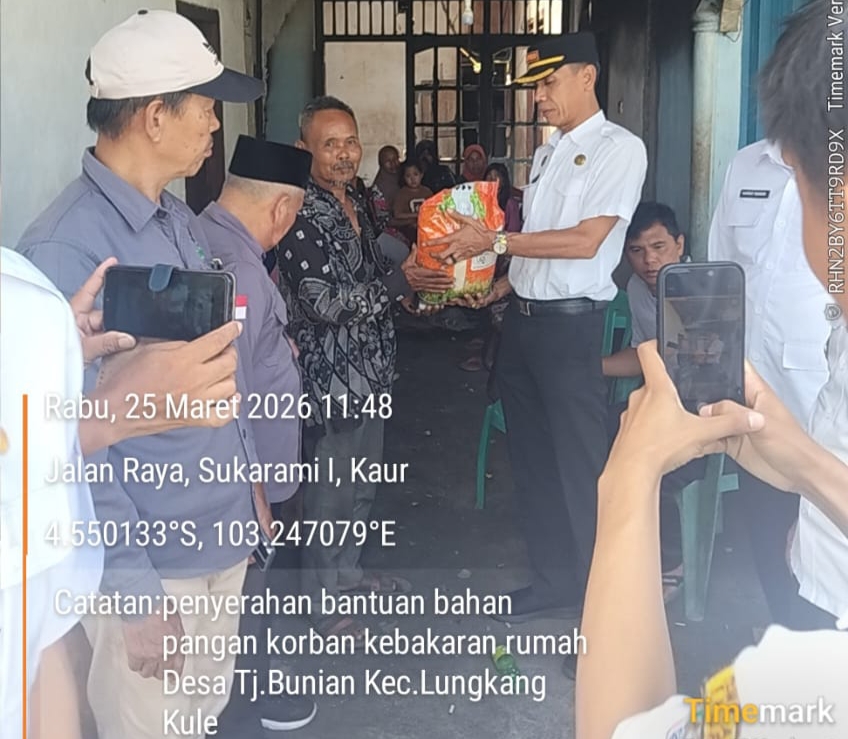 Pemkab Kaur Salurkan Bantuan Darurat kepada Korban Kebakaran