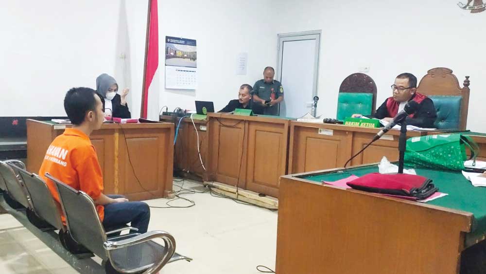 Mengakui Berbuat Pidana Penggelapan, Rio Divonis Kerja Sosial
