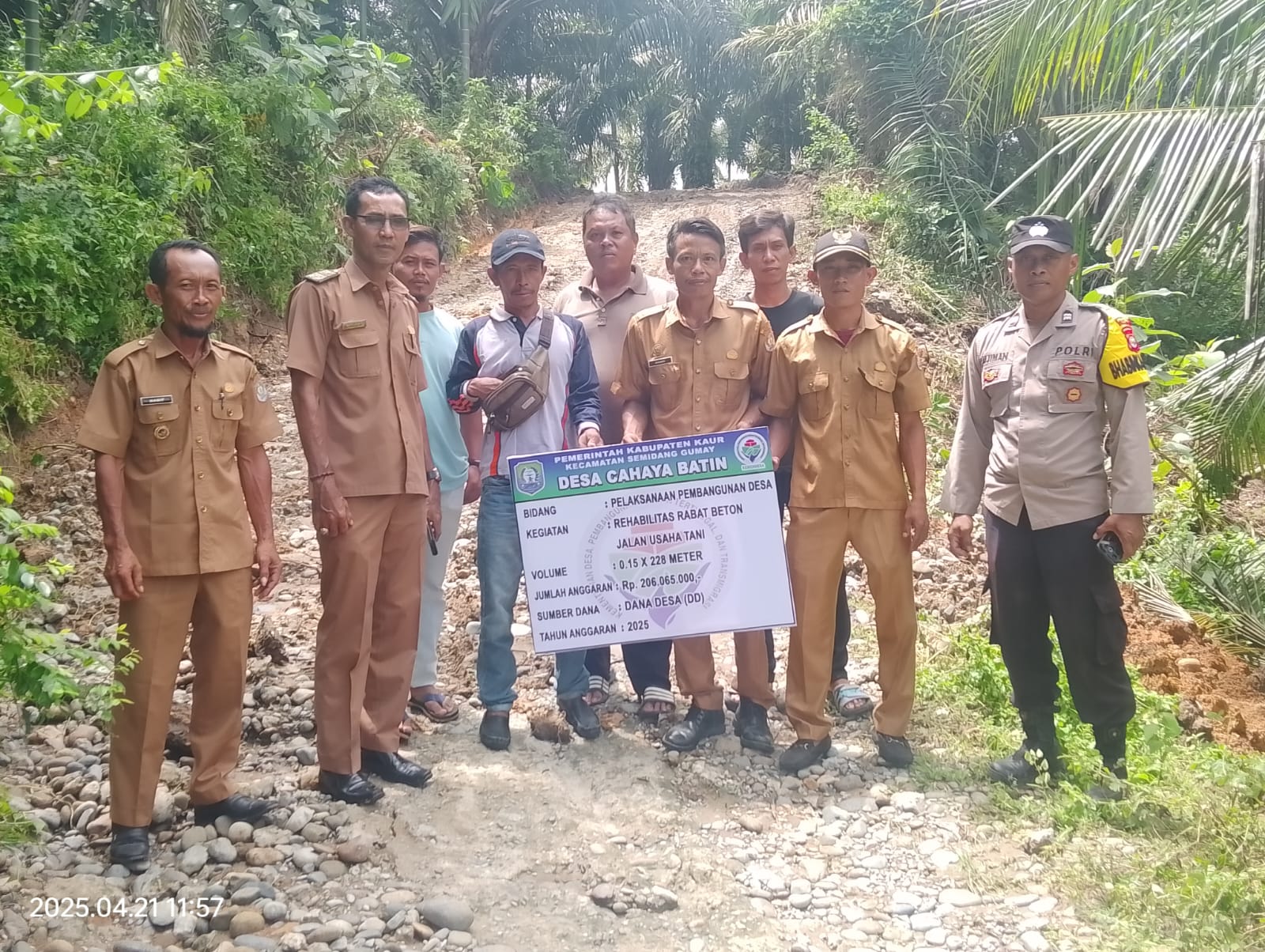 Desa Cahaya Bathin Titik Nol Peningkatan Jalan Rabat Beton