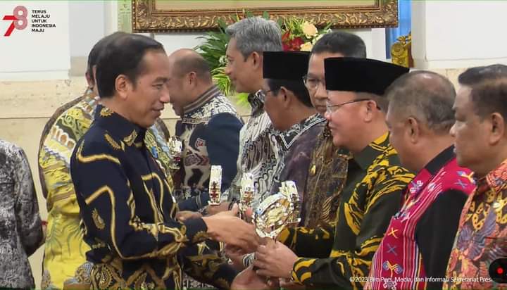 Gubernur Bengkulu Rohidin Mersyah Terima Penghargaan dari Presiden Jokowi, Terbaik dalam Pengendalian Inflasi