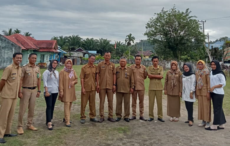 Kecamatan Padang Guci Hilir Terapkan Disiplin Berpakaian Dinas 