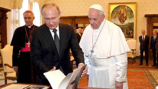 Kremlin Menyambut Baik Seruan Paus Kepada Generasi Muda Rusia