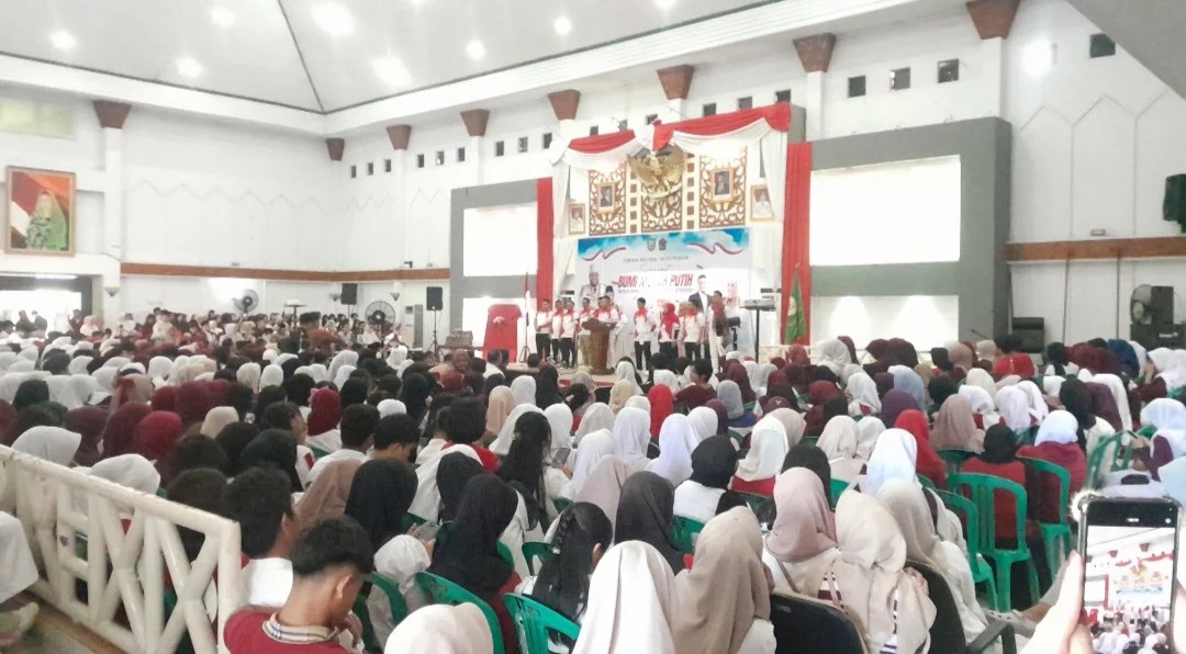 Ribuan Mahasiswa dan Pelajar Sukseskan Seminar Nasional Entrepreneur Semangat Bumi Merah Putih