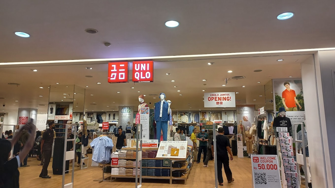 UNIQLO Akhiri Kesepakatan Sewa Toko di Rusia