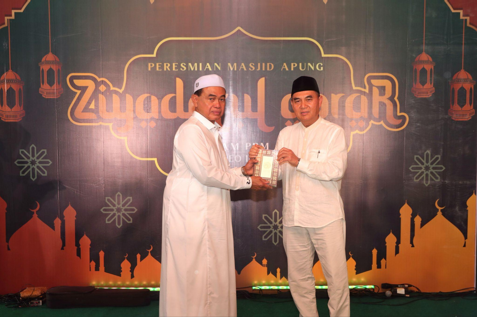 PT Borneo Indobara dan Yayasan Muslim Sinar Mas Wakafkan Mushaf Alquran