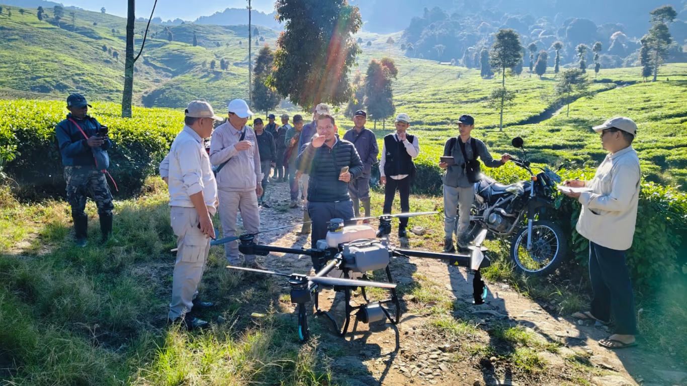 Halo Robotics Berhasil Menguji Drone Pertanian di Perkebunan Teh