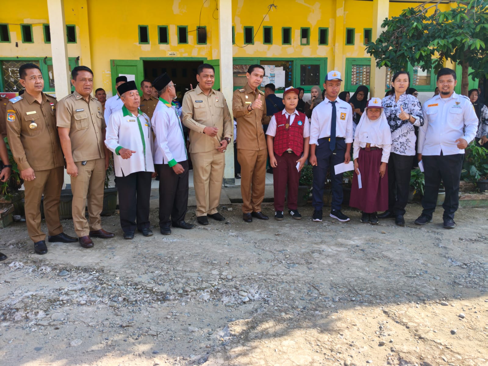 Hari Pertama Masuk Sekolah, Bupati Kaur Dukung Program Gamas