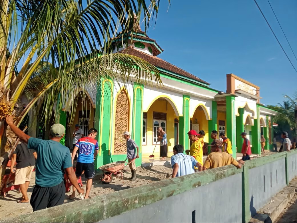 Bupati Kaur Salat Ied Idul Fitri di Masjid Al Ikhlas Desa Tanjung Agung Maje